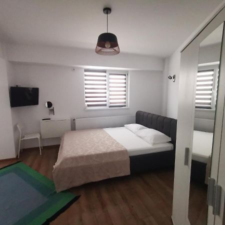 Michael Apartment Galati  Bagian luar foto