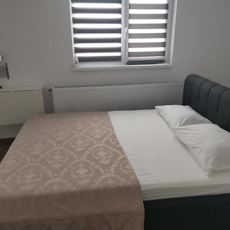 Michael Apartment Galati  Bagian luar foto